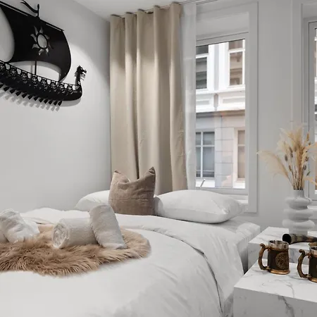 Renovated 2024 - Viking Inspired - Behind Bryggen Apartment Bergen Exterior photo